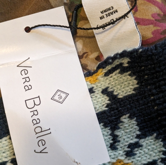 Vera Bradley cozy scarf Floral Bursts - Picture 9 of 10